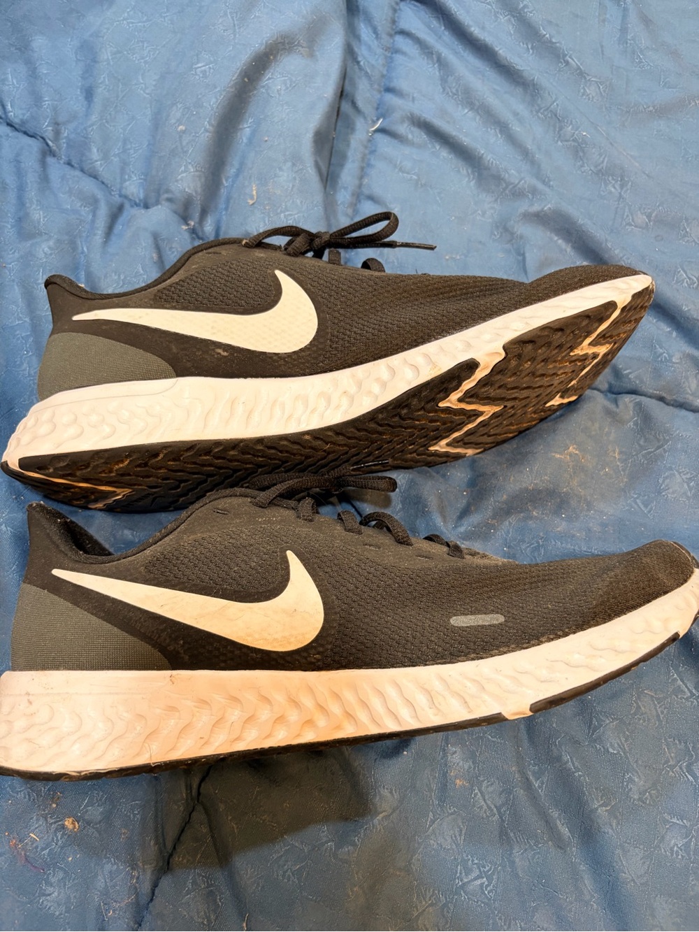 Nike Men’s revolution Black Sneakers